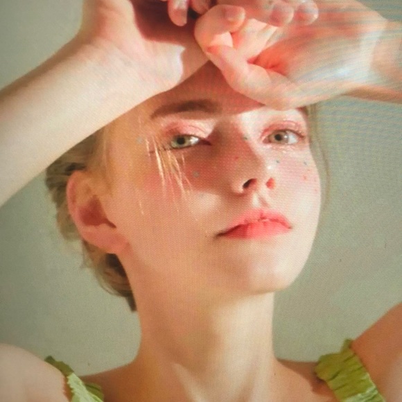 Meet your Posher, Genevieve - Picture 1 of 1